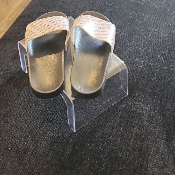 Nasty Gal Logo Slides - Picture 8 of 8